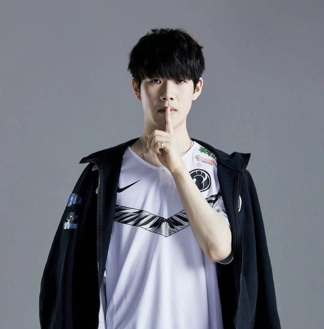 球队主帅莫 球队主帅莫