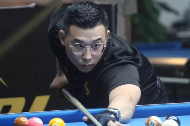 中穿梭自如 中穿梭自如