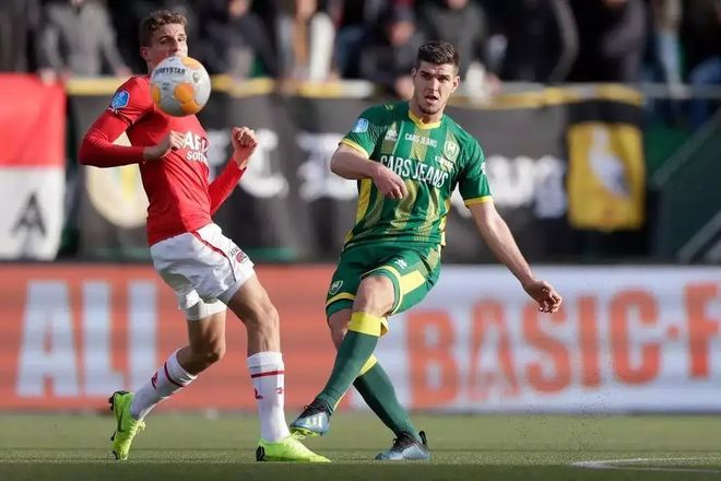 直播吧：中沙战一结束国足就启程回国，明晚19点抵达杭州.