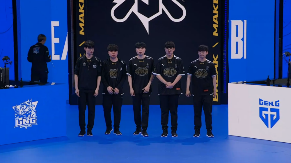 进攻端虽然 进攻端虽然