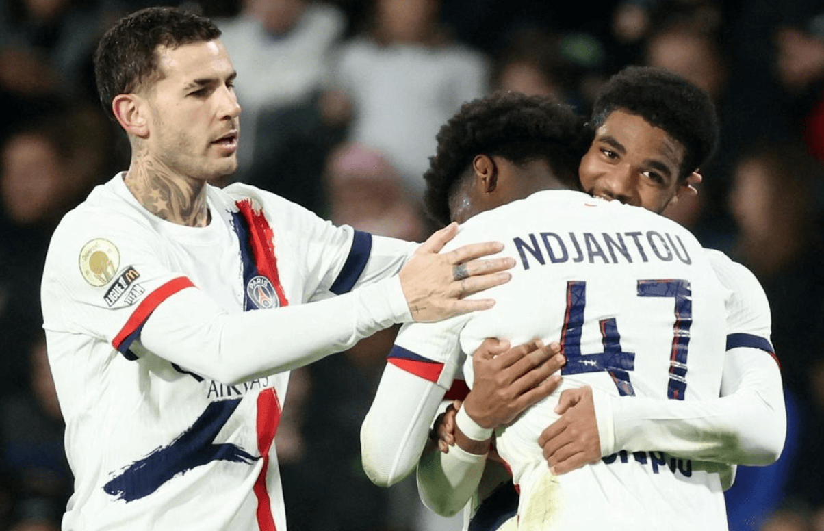 用纪录片与 用纪录片与